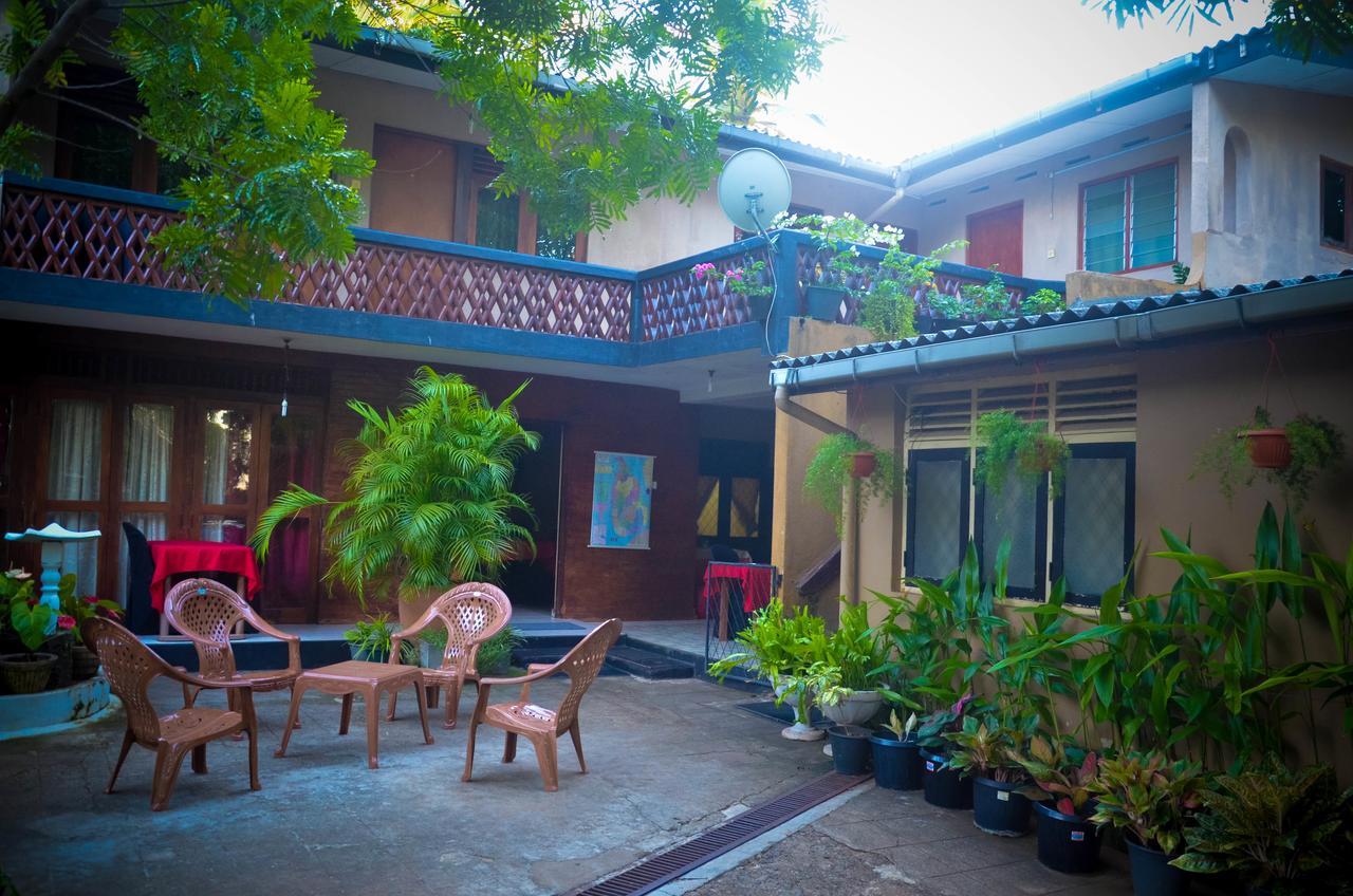 Lake View The Tourist Guest House Anuradhapura Zewnętrze zdjęcie